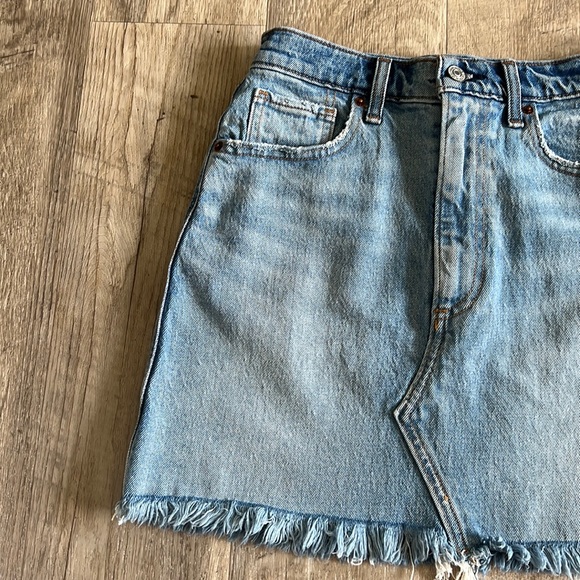 NWT Abercrombie & Fitch Ultra High Rise Denim Skirt. - Picture 3 of 9